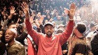 Kanye merilis lini fashion seri terbarunya dan juga album barunya The Life of Pablo di Madison Square Garden, New York, AS pada Kamis (11/2/2016) waktu setempat.  Dimitrios Kambouris/Getty Images/detikFoto.