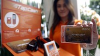 Sebanyak 500 kartu TapCash disiapkan BNI dengan desain khusus, yaitu kartu edisi Hari Bakti Perbendaharaan untuk memberikan pengalaman bertransaksi tanpa uang tunai.