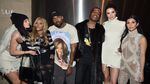 Dukung Kanye West, Keluarga Kardashian Tampil Glamor