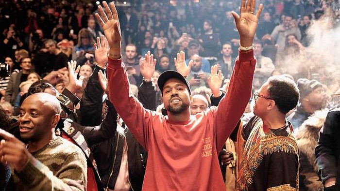 NEW YORK, NY - FEBRUARY 11:  Kanye West performs during Kanye West Yeezy Season 3 on February 11, 2016 in New York City.  (Photo by Dimitrios Kambouris/Getty Images for Yeezy Season 3)
