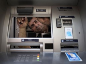 Pelaku Congkel Mesin ATM Pakai Pinset di Serang Ditangkap