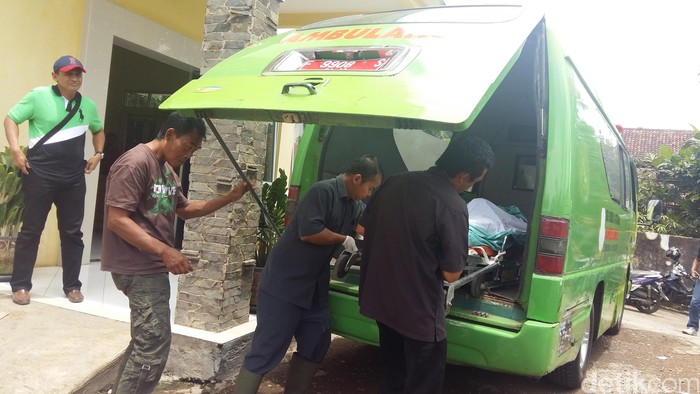 Pelaku Curanmor Tabrak Polisi di Sukabumi Hingga Patah Kaki