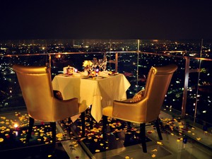 Rayakan Valentine Dari Ketinggian 80 Meter di Trans Luxury Hotel Bandung