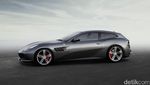 Mobil Keluarga Ferrari Anyar