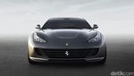 Mobil Keluarga Ferrari Anyar