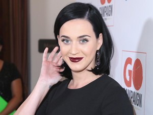 Katy Perry Siap Luncurkan Lipstik Matte dengan 13 Warna