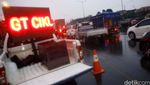 Gerbang Tol Cikunir 2 Roboh, Lalin Macet
