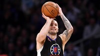 Guard Los Angeles Clippers, J.J. Redick saat kontes tembakan 3 angka. Bob Donnan/Reuters/detikFoto. 