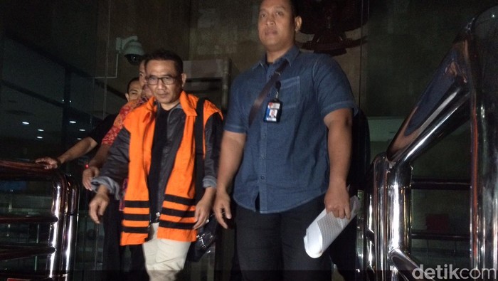 Pengusaha Penyuap Kasubdit MA Selesai Diperiksa, Resmi Ditahan KPK