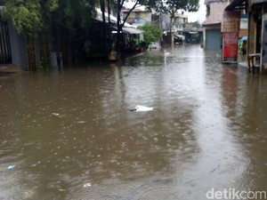 Air Danau Alam Sari Meluap, Pintu Keluar Tol Cikarang Pusat Ditutup