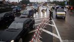 Gerbang Tol Cikunir 2 Roboh, Lalin Macet