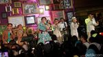 Aksi Project Pop Mengocok Perut Penonton di Konser Kahitna