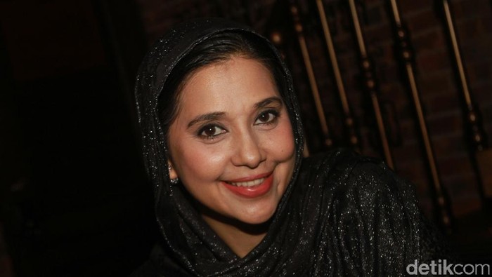 Ayu Azhari