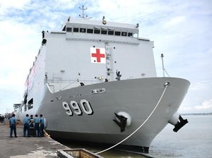 Bersilaturahmi, Berlayar Menyambangi Pulau Terdepan di Maluku dengan KRI dr Soeharso