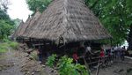 Lebih Dekat dengan Penghuni Kampung Tradisional di Alor
