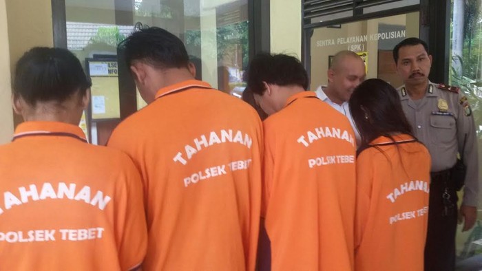 2 Pasang Pasutri ini Jadi Begal Motor, Pantau Motor Nganggur dengan Mobil di Area Tebet