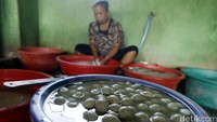 Nantinya 7000 butir telur yang siap tersebut akan didistribusikan keberbagai wilayah di Indonesia.