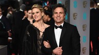 Mark Ruffalo dan Sunrise Coigney. Ian Gavan/Getty Images/detikFoto.