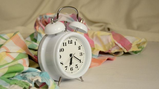 Evaluasi jam dan durasi tidur Anda selama puasa dan terapkan waktu tidur yang baik agar mencegah rasa kantuk saat puasa.