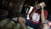 Dalam sehari, industri rumahan pembuat telur asin itu bisa menghasilkan lebih dari 7000 butir telur.