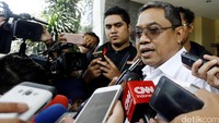 Kasatpol PP DKI Kukuh Hadi Santoso memberikan keterangan pers usai rapat pengamanan penertiban kawasan Kalijodo.