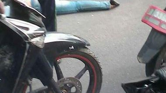 Pemotor Wanita Tewas Akibat Kecelakaan di Flyover Pancoran