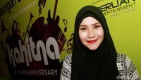 Ia mengaku senang dapat menonton konser Kahitna. Pool/Gus Mun/detikFoto.