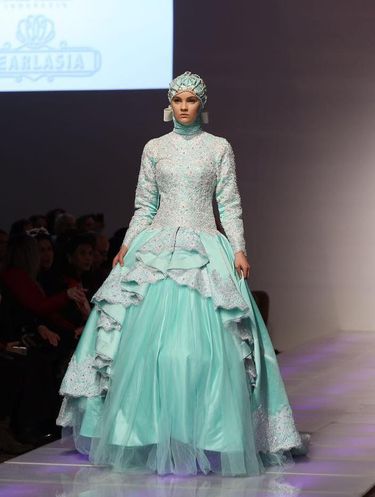 Foto Pesona Gaun Mutiara Anniesa Hasibuan di Couture 