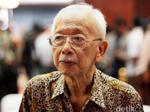 Mochtar Kusumaatmadja Meninggal, RK: Beliau Sempat Bimbing Doktoral Ayah Saya