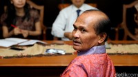 Daeng divonis 10 bulan penjara karena terbukti melakukan pencurian listrik untuk operasional kafe miliknya di Kalijodo.