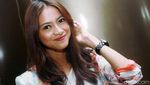 Sheza Idris dan Rini Yulianti, Siapa Lebih Manis?