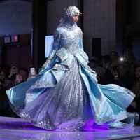 Sarah Azka termasuk model terkenal yang juga pernah membawakan rancangan Anniesa Hasibuan di Couture Fashion Week, New York, Amerika Serikat. Foto: Afida Sukma, Aldi Foto