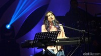 Dara berusia 22 tahun itu membawakan lagu Mimpi dan Keep Being You. Pool/Gus Mun/detikFoto.