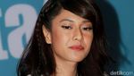 Dian Sastro Lagi Melamun Saja Tetap Cantik