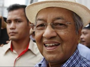 Mahathir Mohamad Serukan Warga Malaysia Ikut Demo Desak PM Najib Mundur