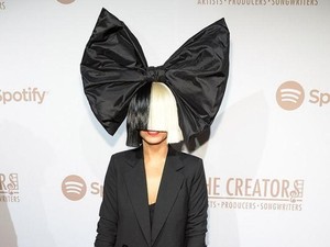 Gaya Unik 5 Selebriti di Pesta Sebelum Grammy Awards 2016