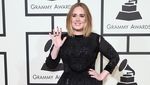 Adele Menawan Bergaun Hitam di Grammy Awards 2016