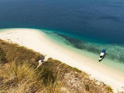 Menjelajah Eksotisme Bumi NTT yang Memukau