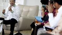 Menpora Imama Nahrawi juga menjamu makan siang para Dubes tersebut.