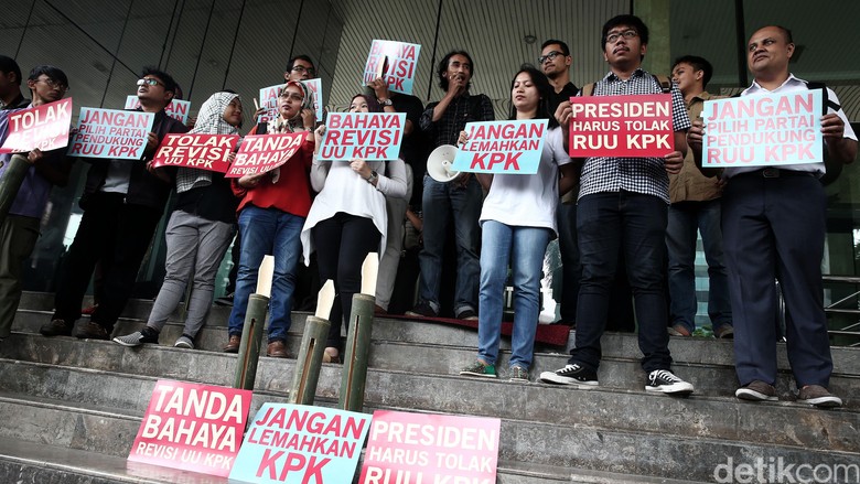Janggalnya Situasi Seputar Revisi UU KPK Janggalnya Situasi Seputar Revisi UU KPK