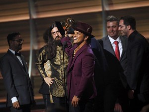 Rilis Video Klip Baru, Bruno Mars Seperti Tak Bisa Move On dari Uptown Funk