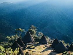 Menjelajah Eksotisme Bumi NTT yang Memukau