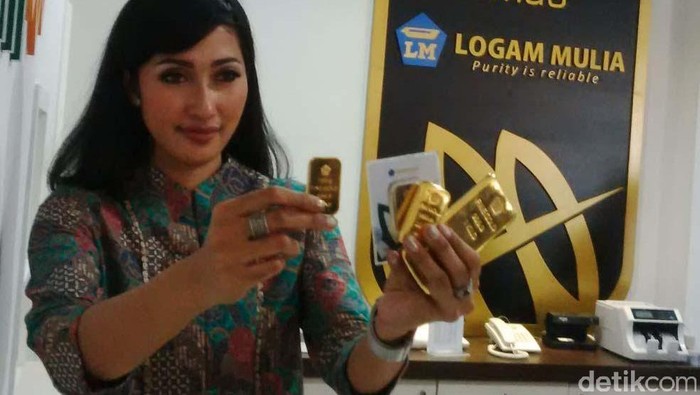 Emas Antam Motif Batik