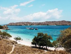 Menjelajah Eksotisme Bumi NTT yang Memukau