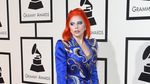 Lady Gaga Bergaya ala David Bowie di Grammy Awards 2016