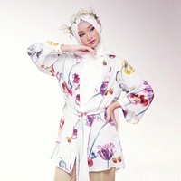 Wardrobe: Ria Miranda. Fotografer: Afida Sukma. Makeup Artist: Vivi Thalib (Instagram: @vivithalib). Stylist: Arina Yulistara. Model: Bella Almira.