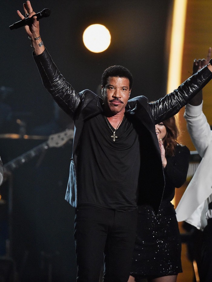 LOS ANGELES, CA - FEBRUARY 15: (L-R) Singers Demi Lovato, Lionel Richie and Tyrese Gibson perform onstage during The 58th GRAMMY Awards at Staples Center on February 15, 2016 in Los Angeles, California. (Photo by Kevork Djansezian/Getty Images for NARAS)