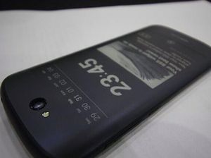 Ponsel Bermuka Dua YotaPhone 3 Dirilis, Harganya?