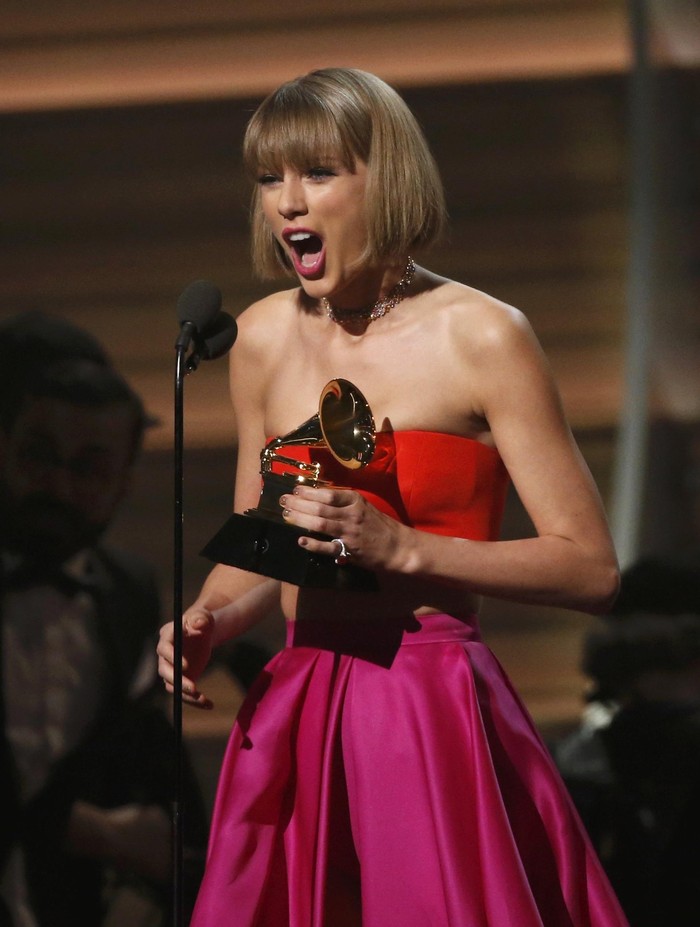 Taylor Swift Sindir Kanye West di Panggung Grammy 2016
