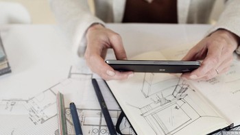 Microsoft memodali ponselnya ini dengan Snapdragon 212 berkecepatan 1,3GHz. Selain itu tersemat RAM 1GB dan memori internal 16GB. Foto: Microsoft